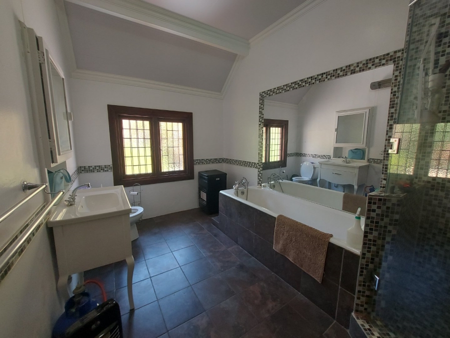 6 Bedroom Property for Sale in Waverley Free State